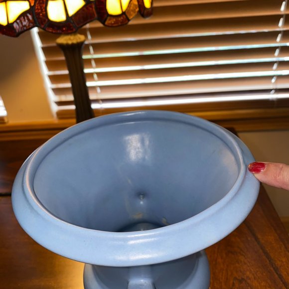 Haeger Pottery Accents Haeger Trophy Urn Vase 474c As Seen In946